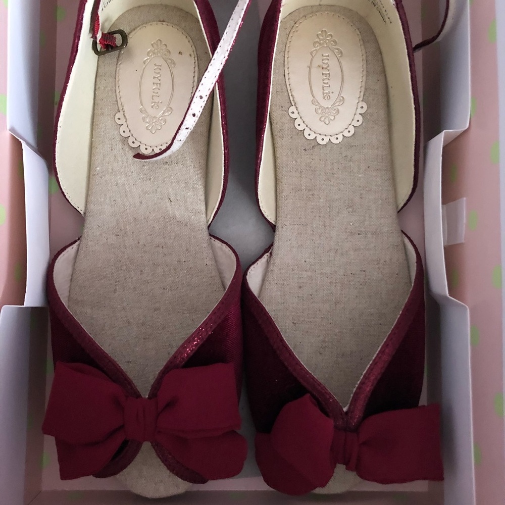 Brand new Joyfolie Peep Toe Bow Flats in Red